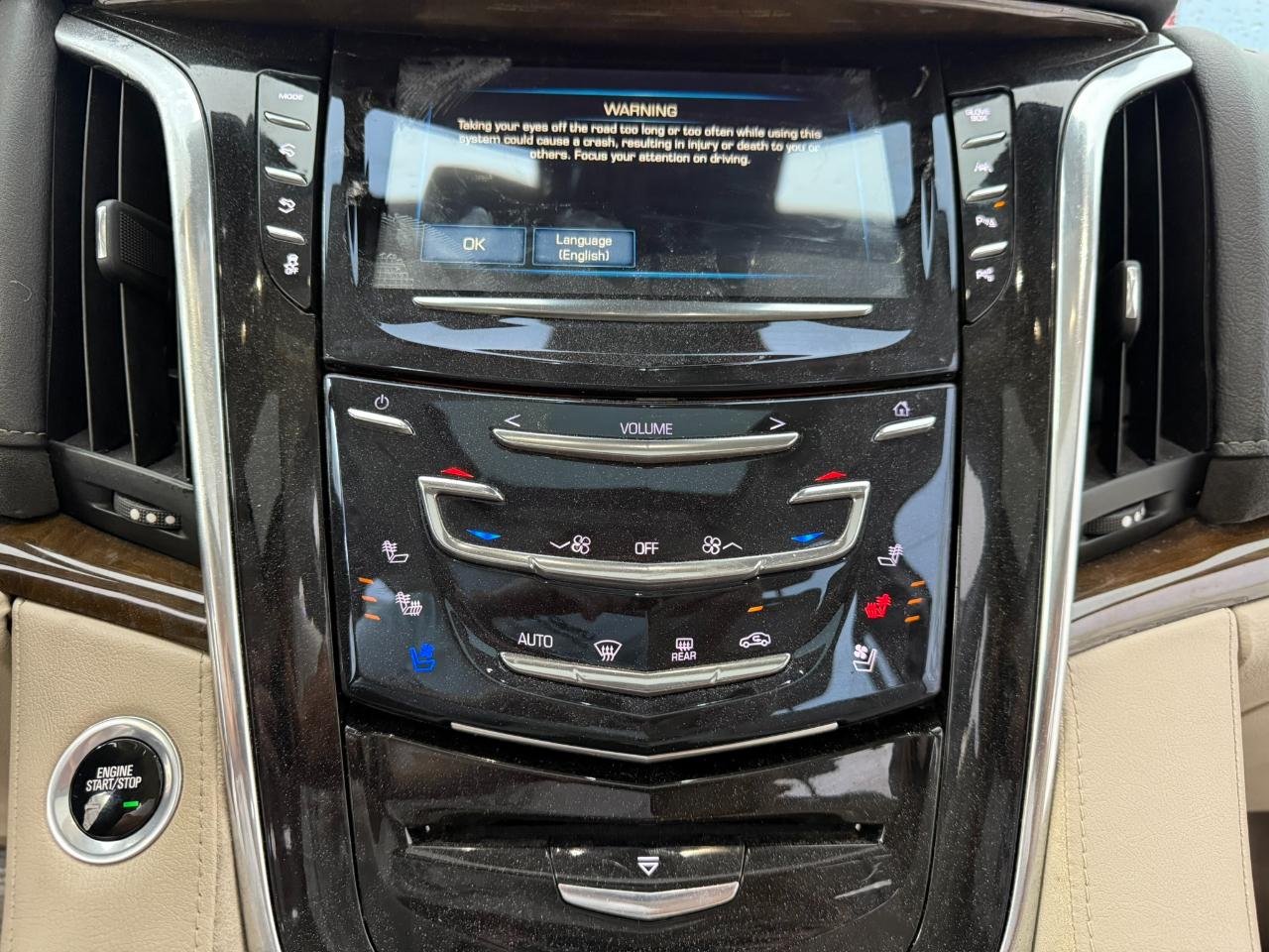 Cadillac Escalade ESV 2WD 4dr Premium Luxury 2018