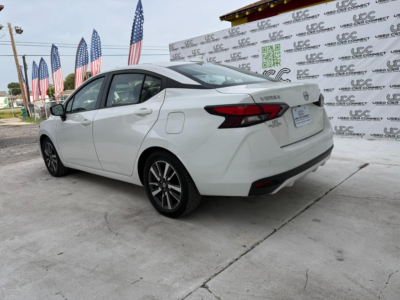 Nissan Versa SV CVT 2021