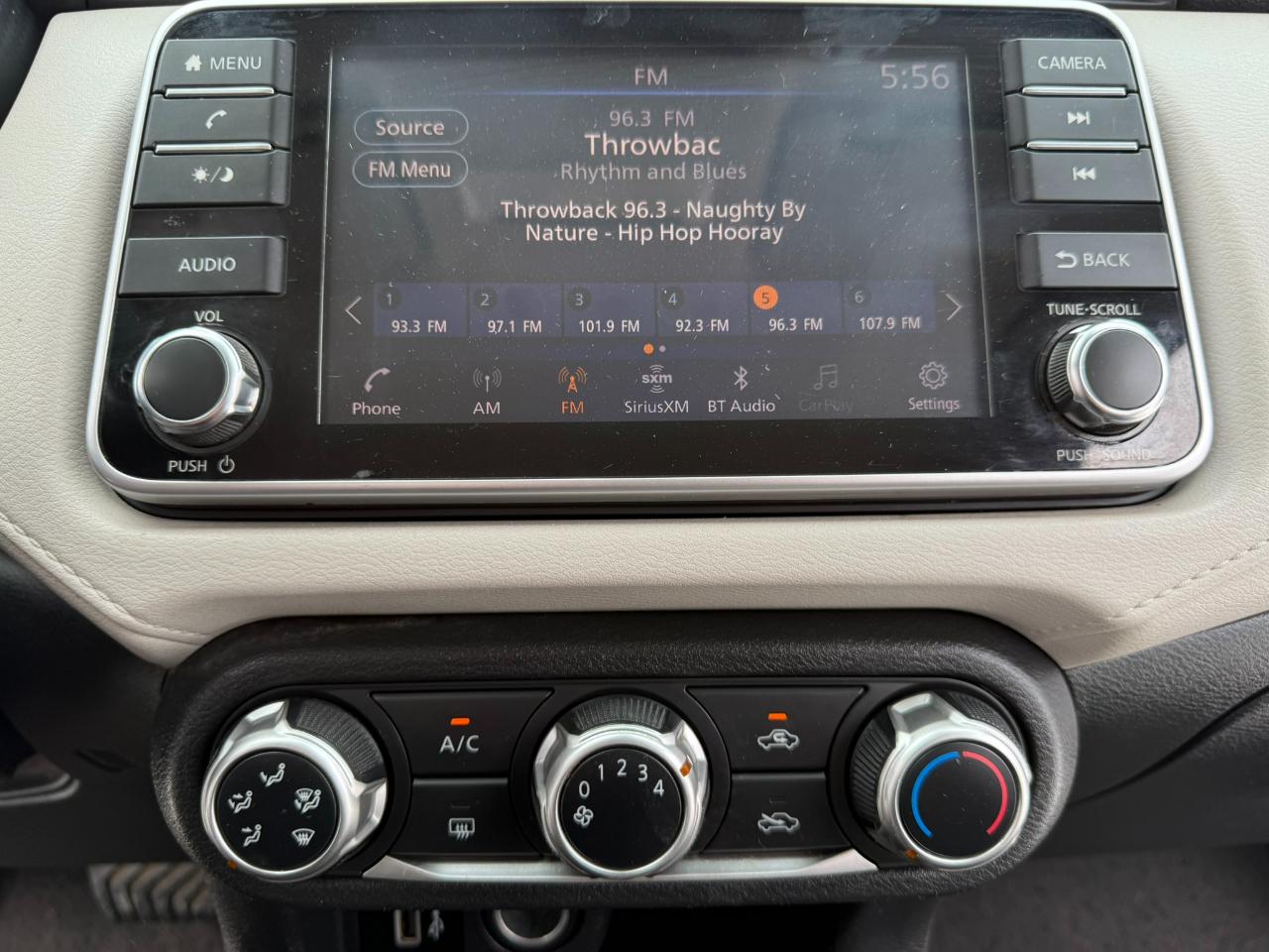 Nissan Versa SV CVT 2021