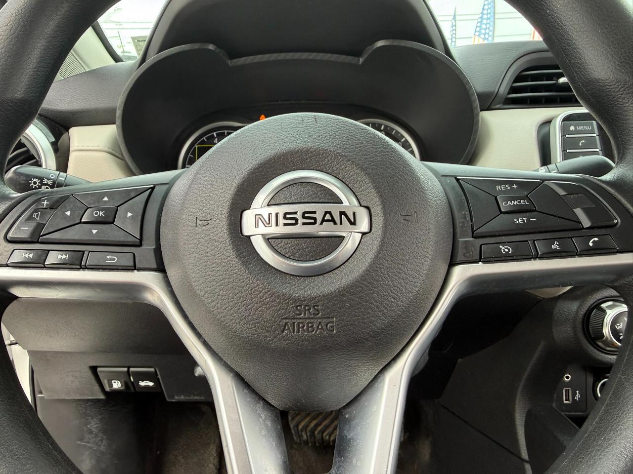 Nissan Versa SV CVT 2021