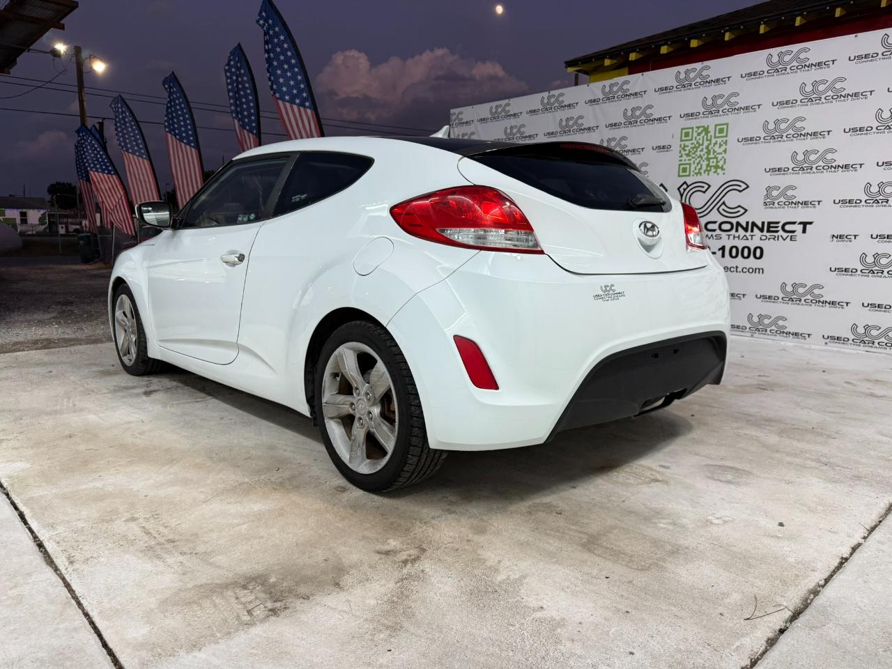 Hyundai Veloster 3dr Cpe Auto w/Black Int 2014
