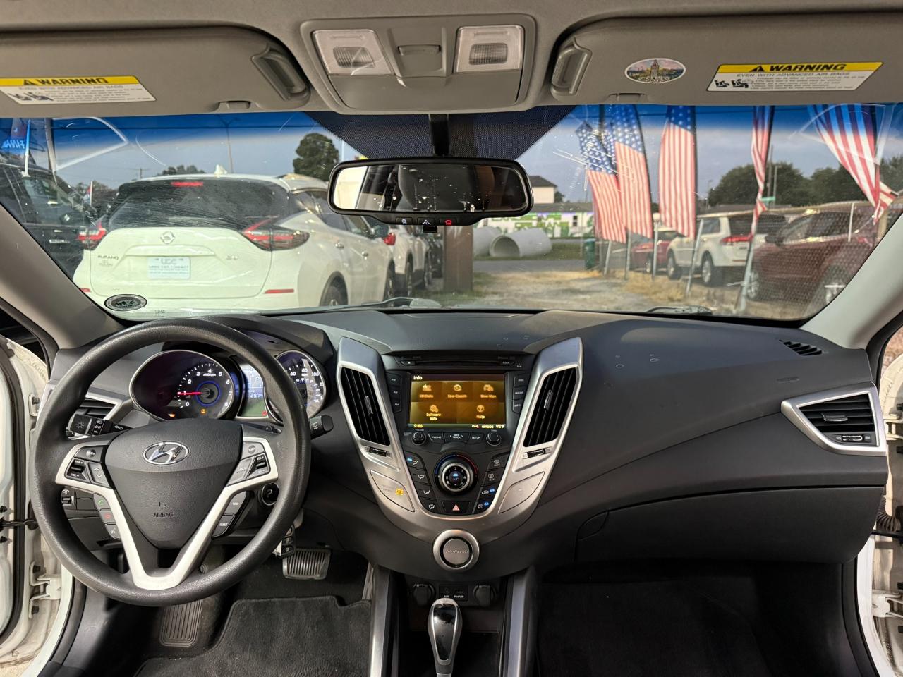Hyundai Veloster 3dr Cpe Auto w/Black Int 2014