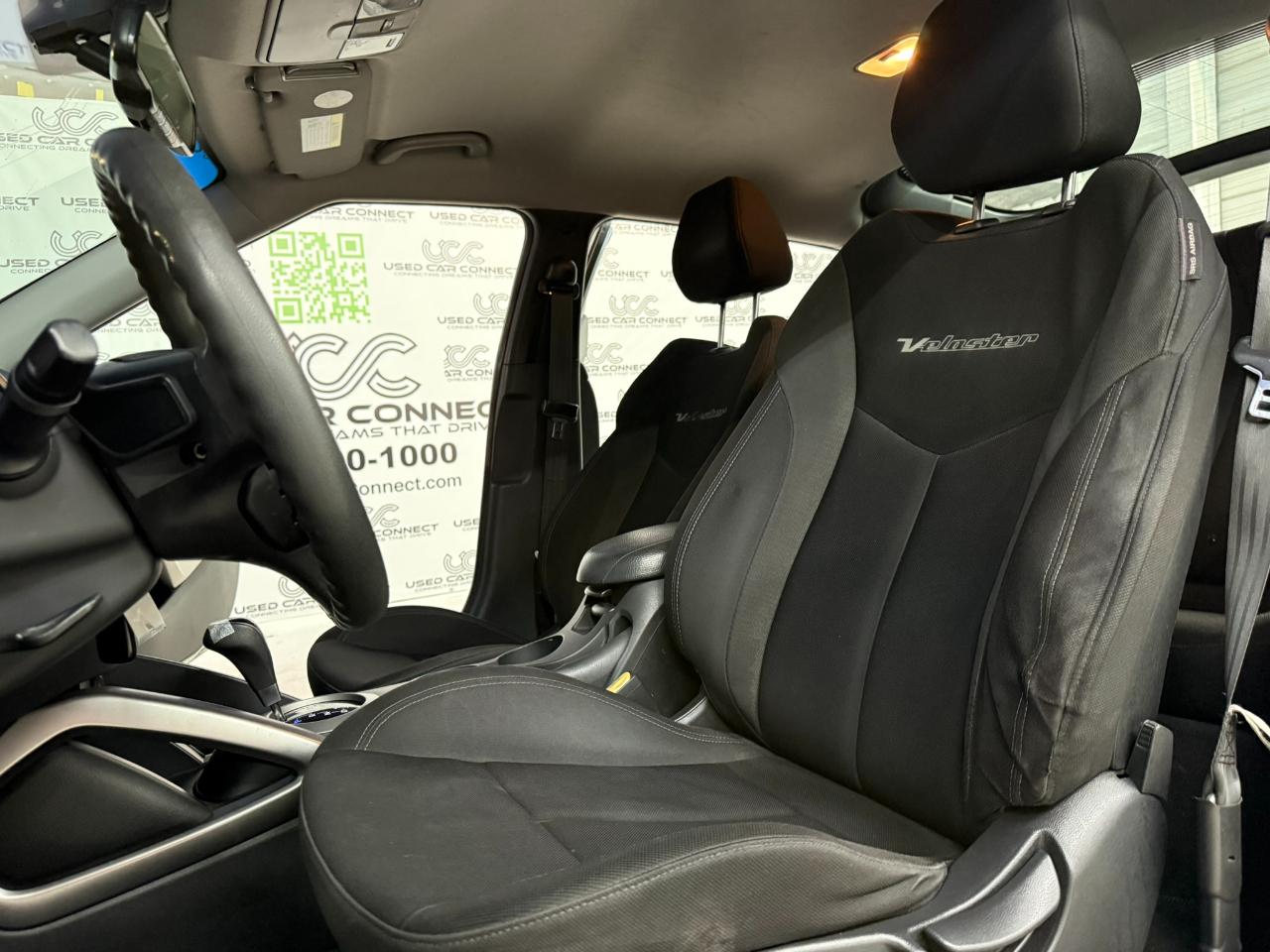 Hyundai Veloster 3dr Cpe Auto w/Black Int 2014