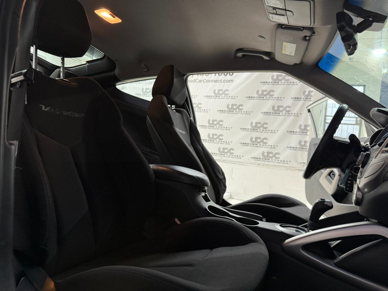 Hyundai Veloster 3dr Cpe Auto w/Black Int 2014