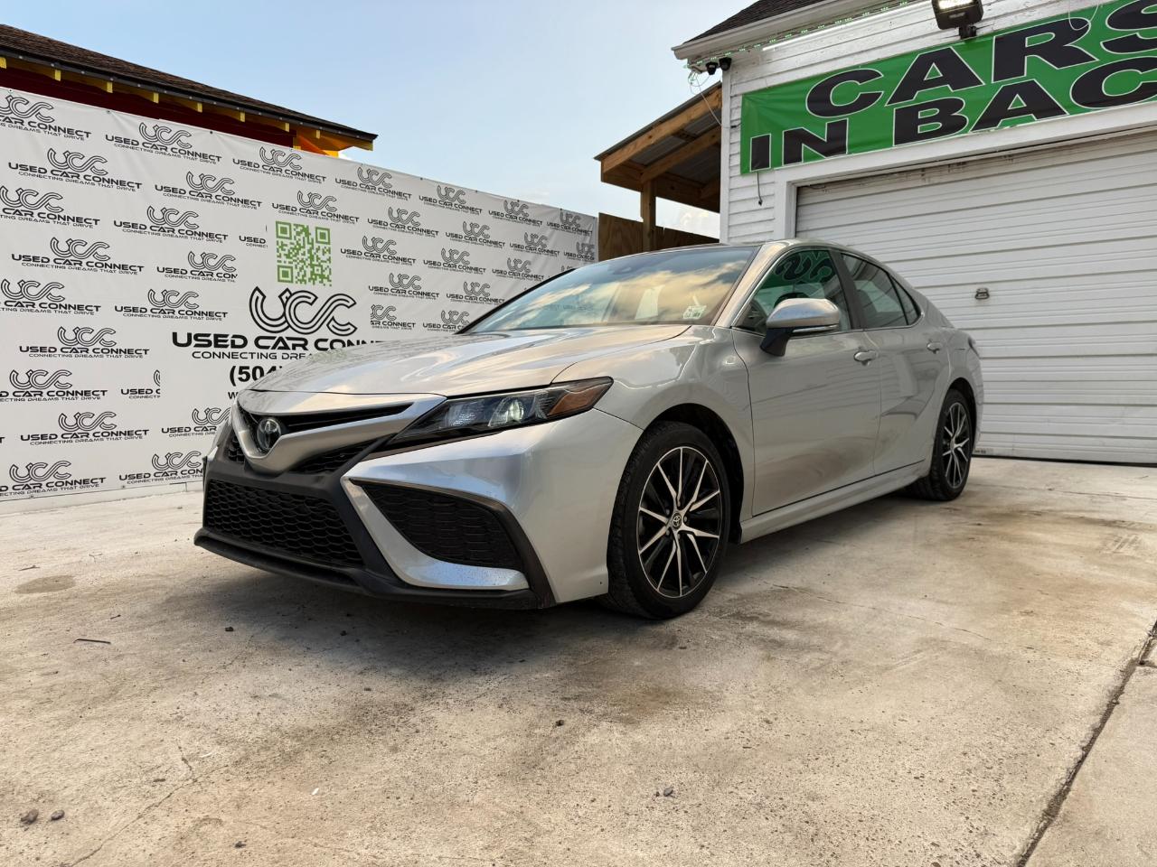 Toyota Camry Hybrid SE Nightshade CVT (Natl) 2023