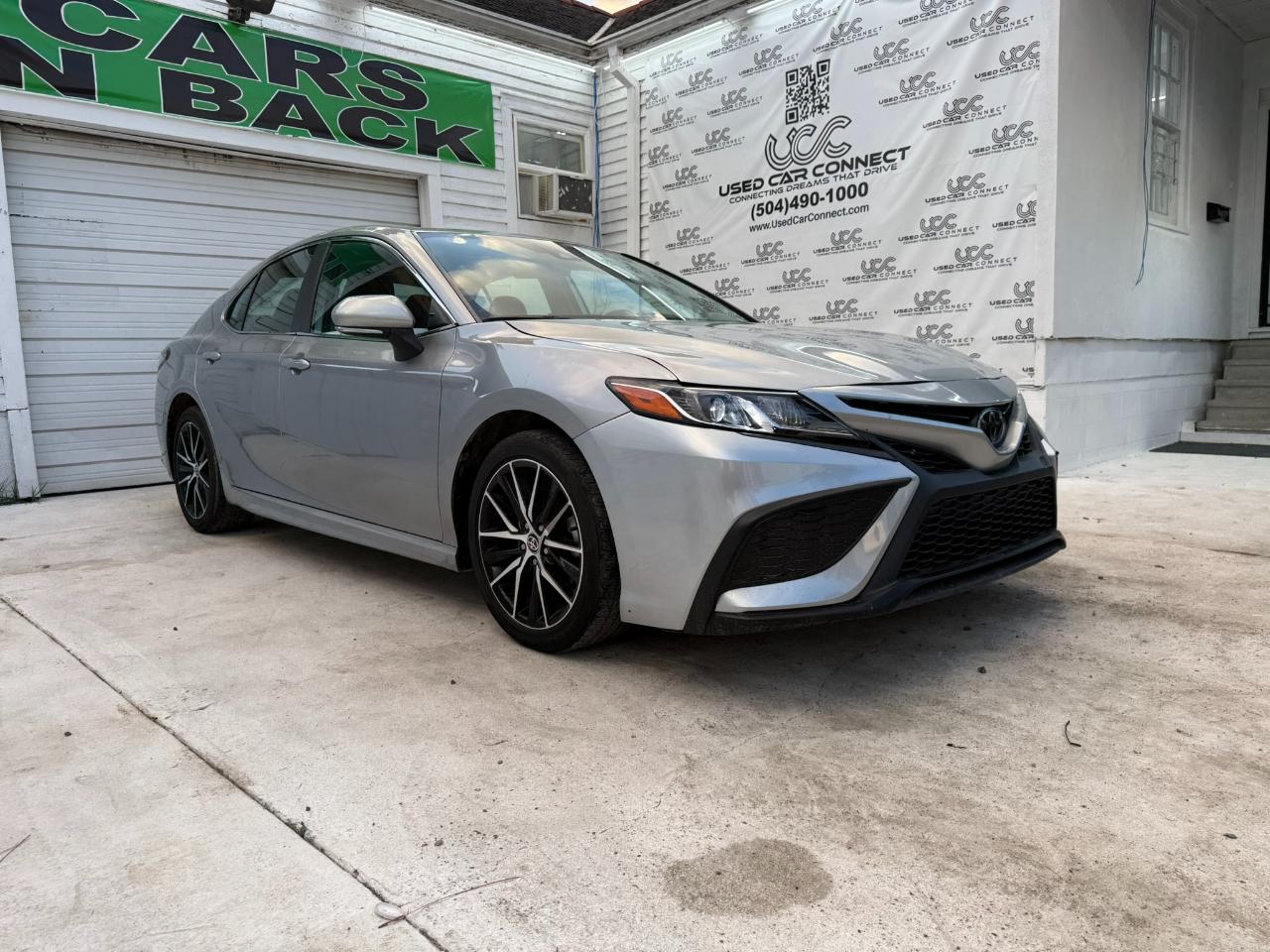 Toyota Camry Hybrid SE Nightshade CVT (Natl) 2023