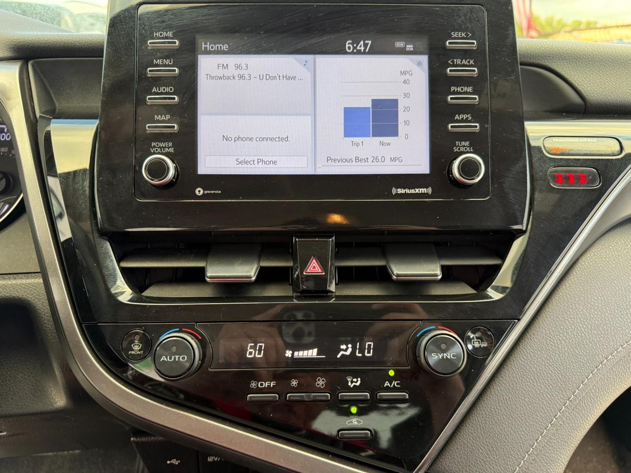 Toyota Camry Hybrid SE Nightshade CVT (Natl) 2023