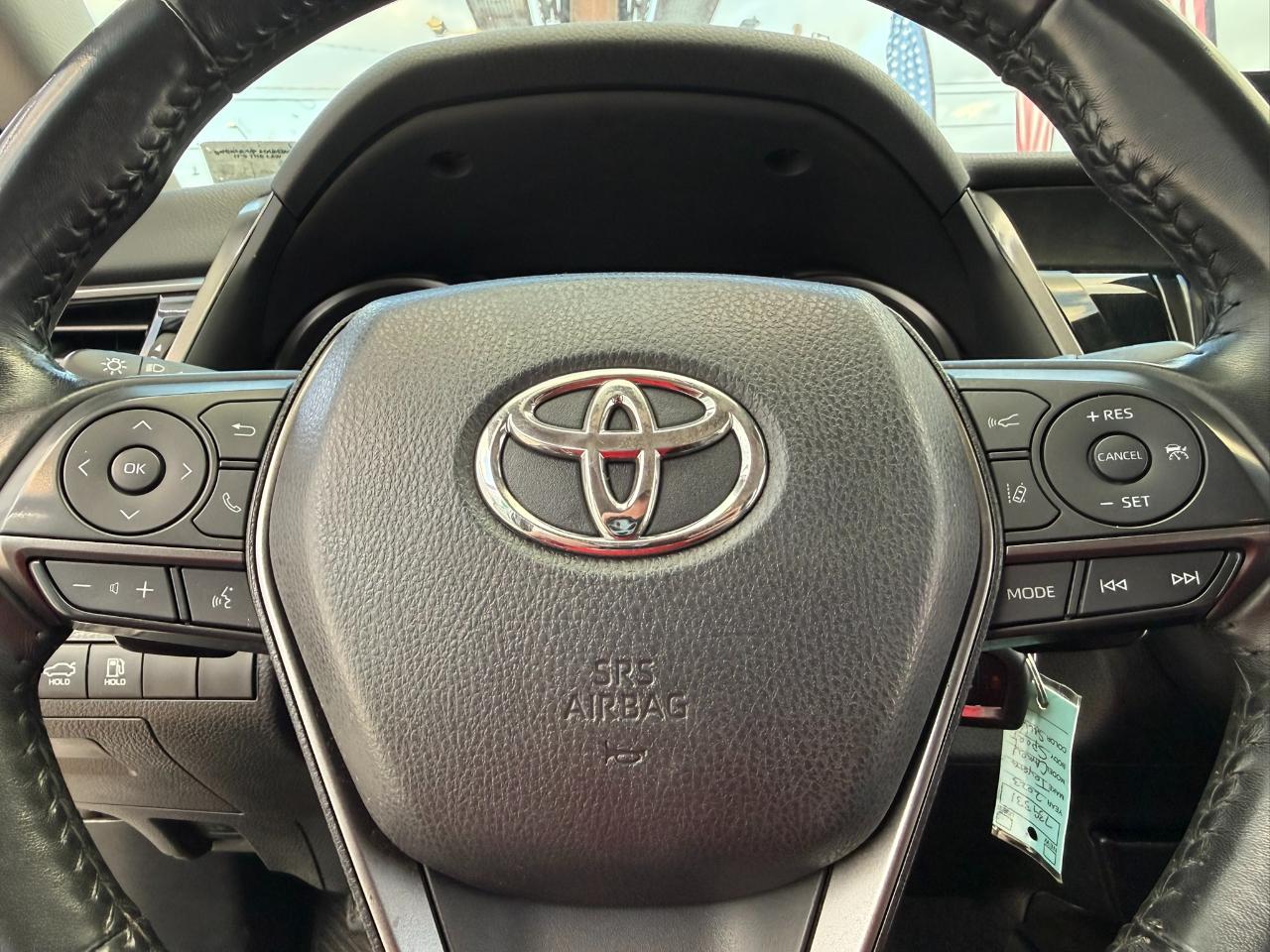 Toyota Camry Hybrid SE Nightshade CVT (Natl) 2023