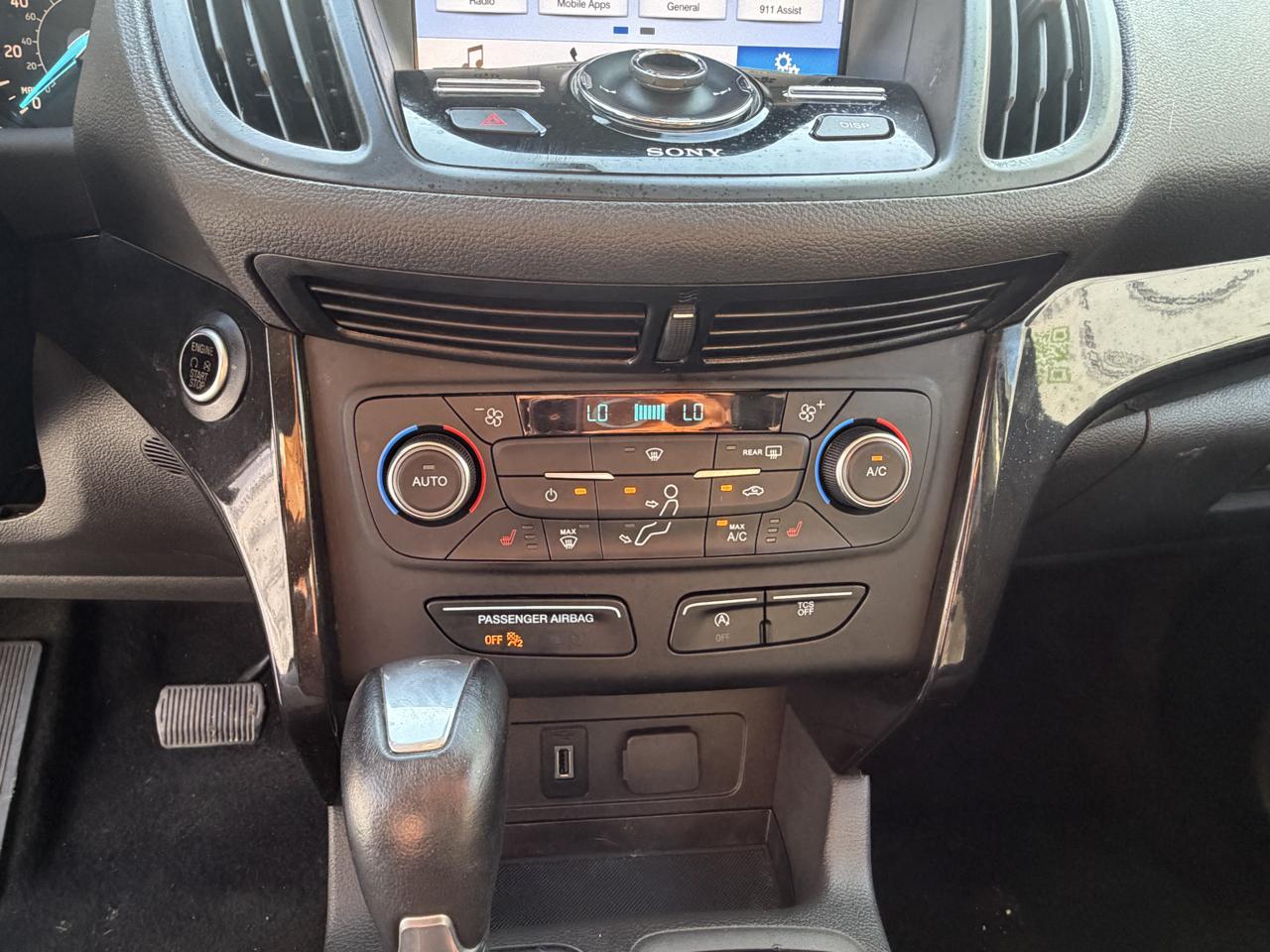 Ford Escape Titanium FWD 2017
