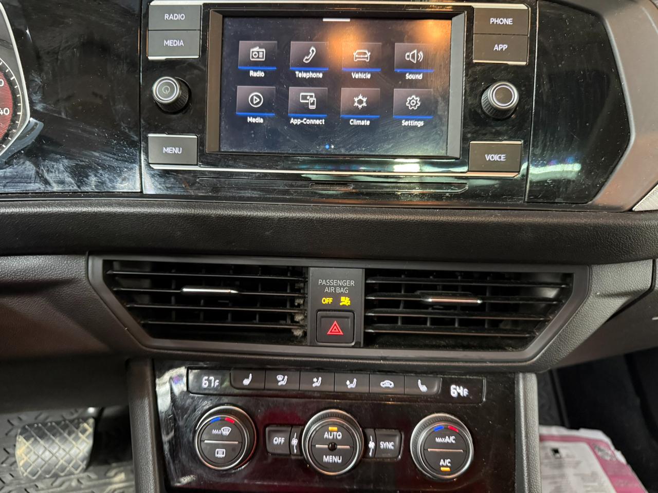 Volkswagen Jetta R-Line Auto w/SULEV 2020