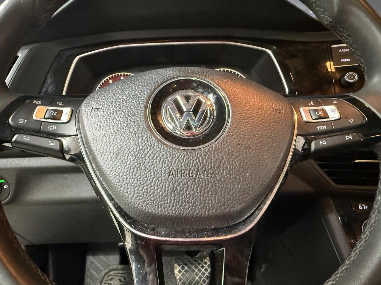 Volkswagen Jetta R-Line Auto w/SULEV 2020