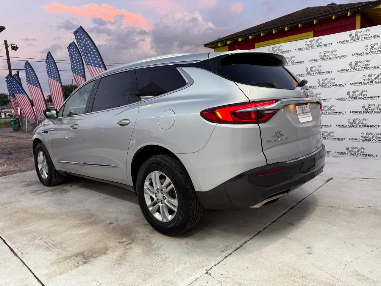 Buick Enclave FWD 4dr Essence 2021
