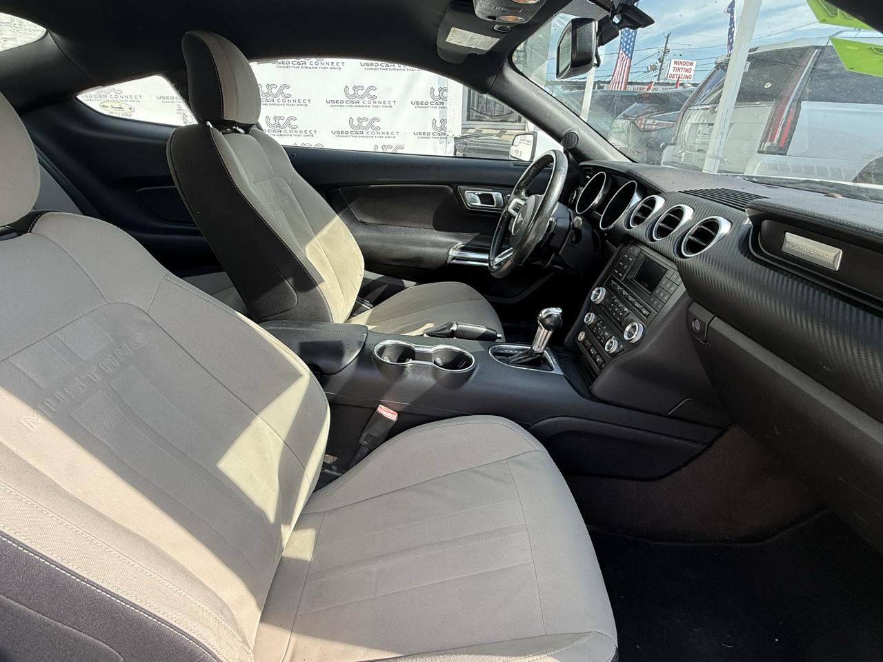Ford Mustang EcoBoost Fastback 2018