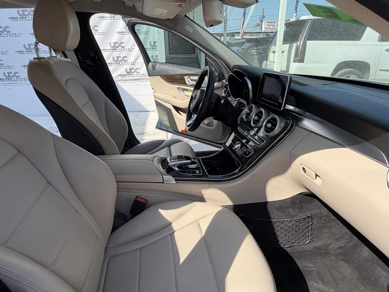 Mercedes-Benz C-Class 4dr Sdn C 300 4MATIC 2015