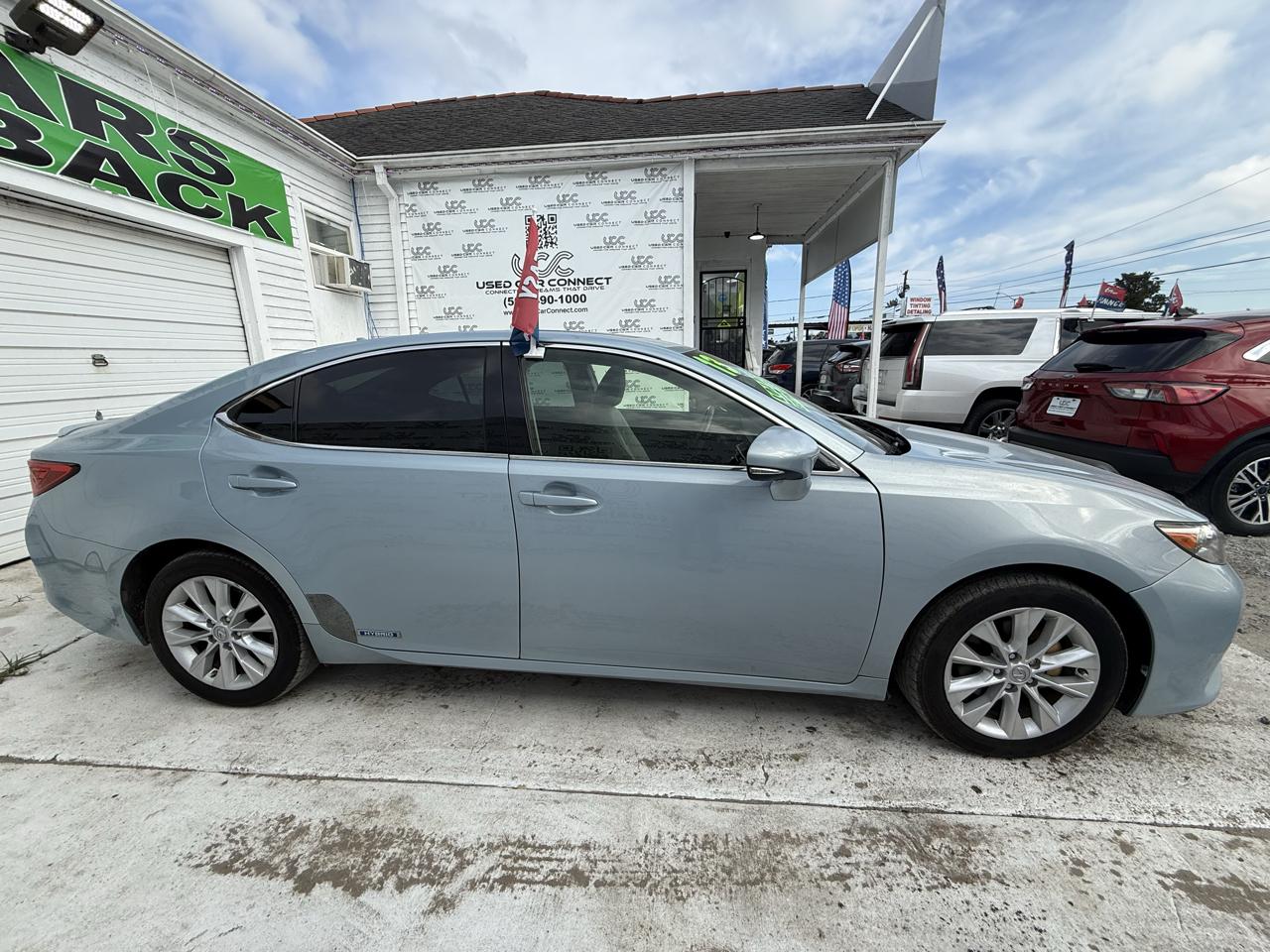 Lexus ES 300h 4dr Sdn Hybrid 2013