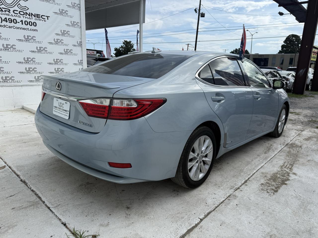 Lexus ES 300h 4dr Sdn Hybrid 2013