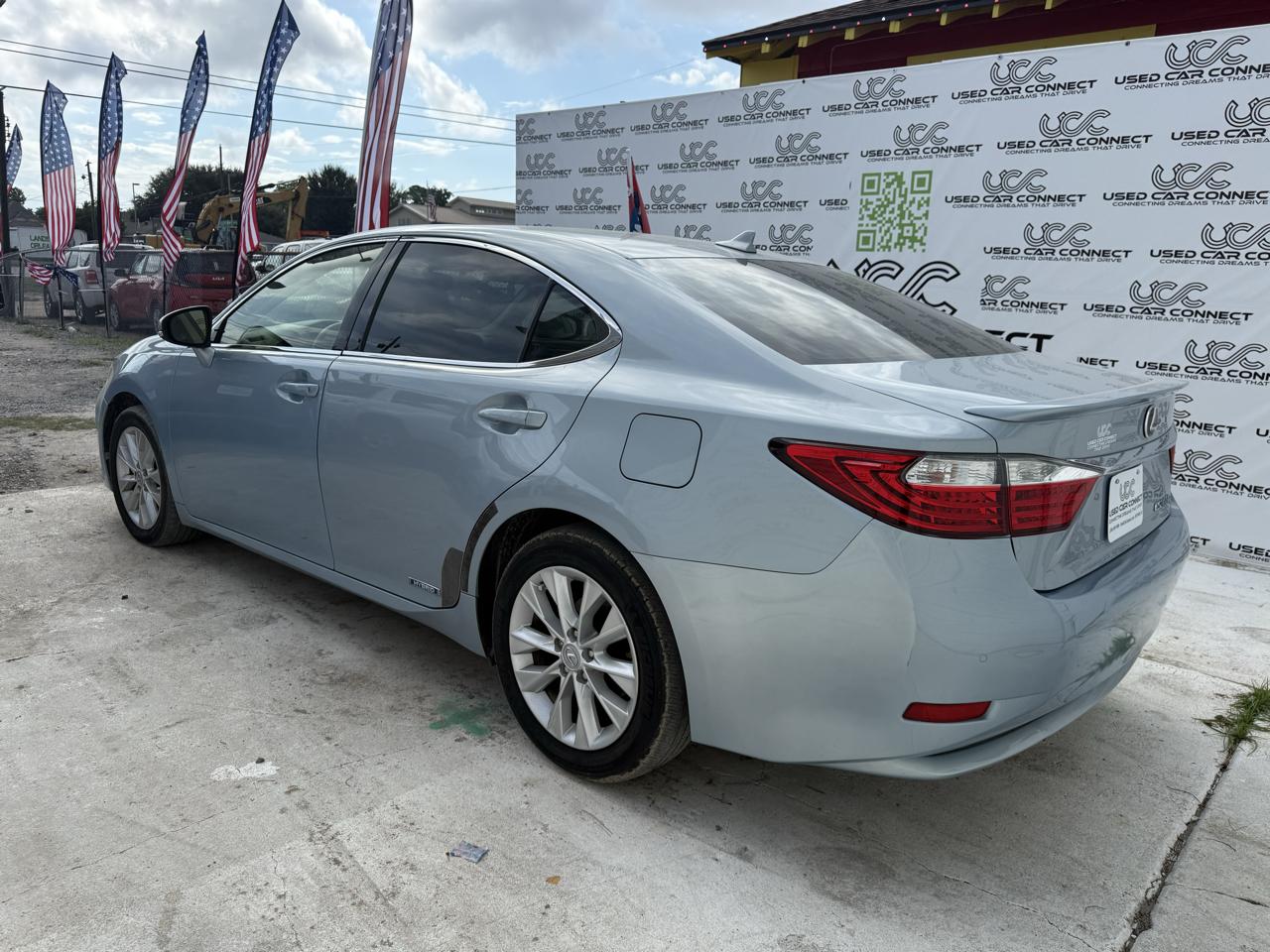 Lexus ES 300h 4dr Sdn Hybrid 2013
