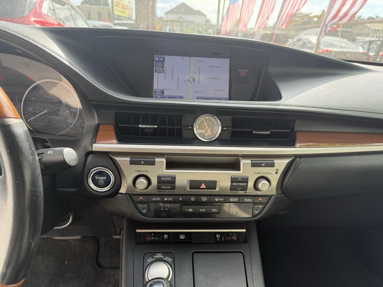 Lexus ES 300h 4dr Sdn Hybrid 2013