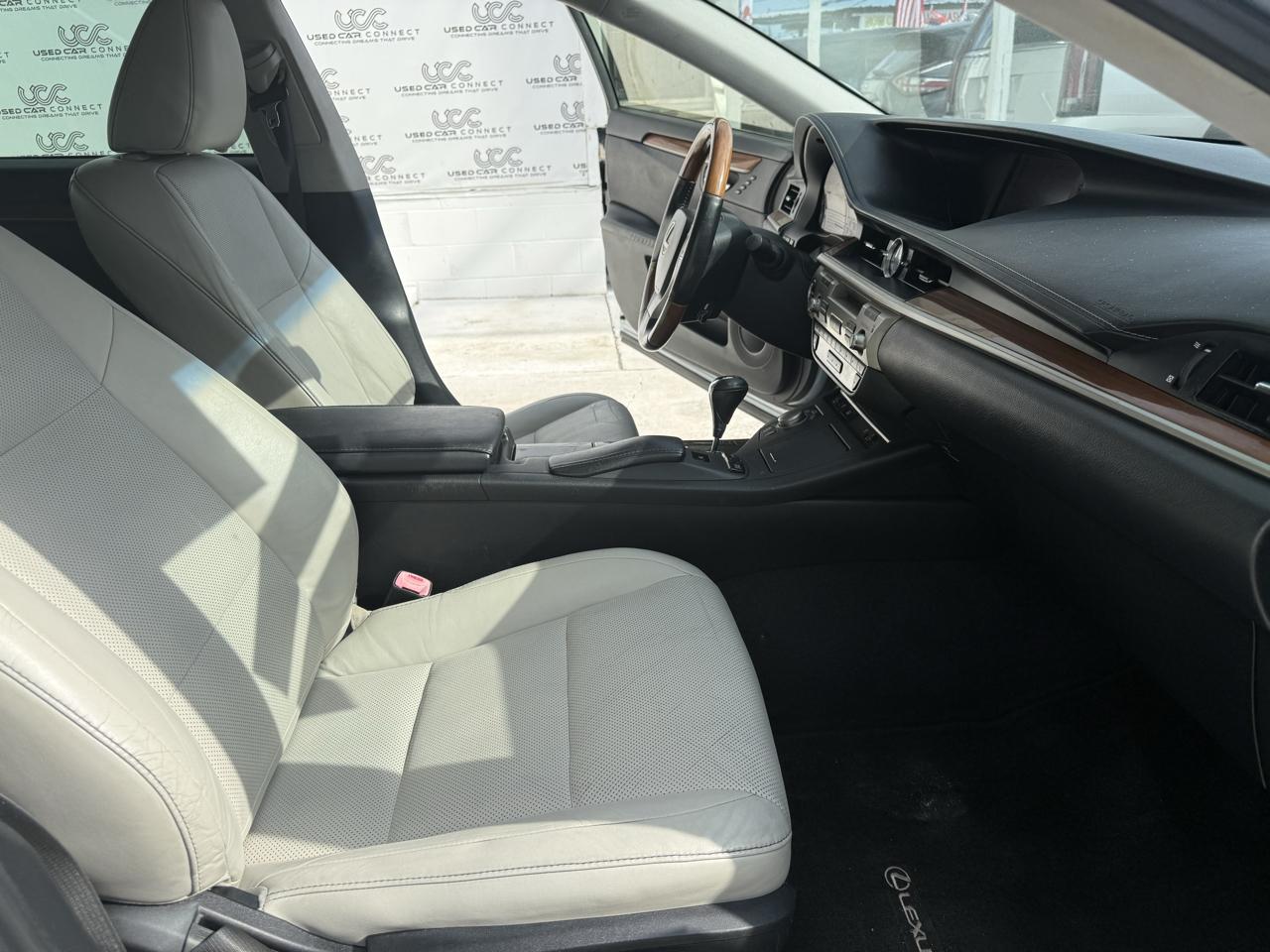 Lexus ES 300h 4dr Sdn Hybrid 2013
