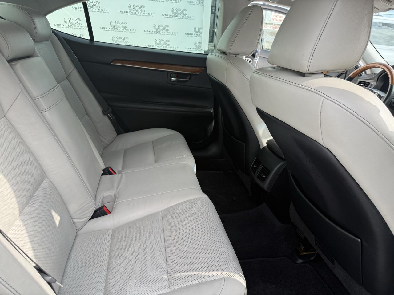 Lexus ES 300h 4dr Sdn Hybrid 2013