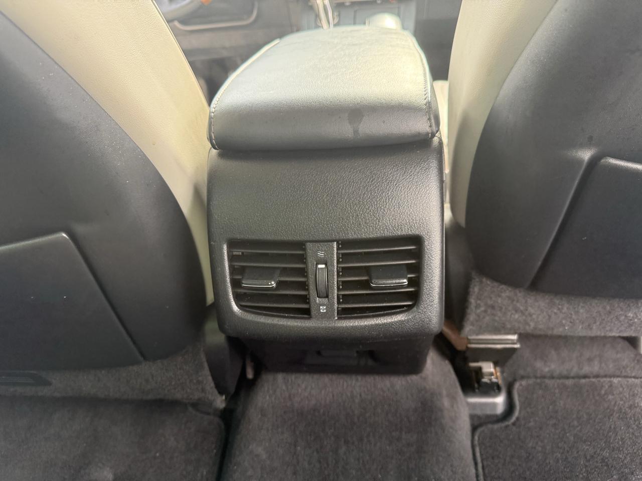 Lexus ES 300h 4dr Sdn Hybrid 2013