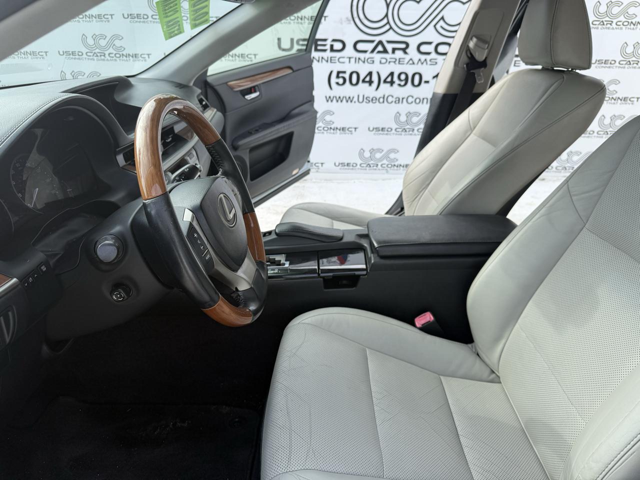 Lexus ES 300h 4dr Sdn Hybrid 2013