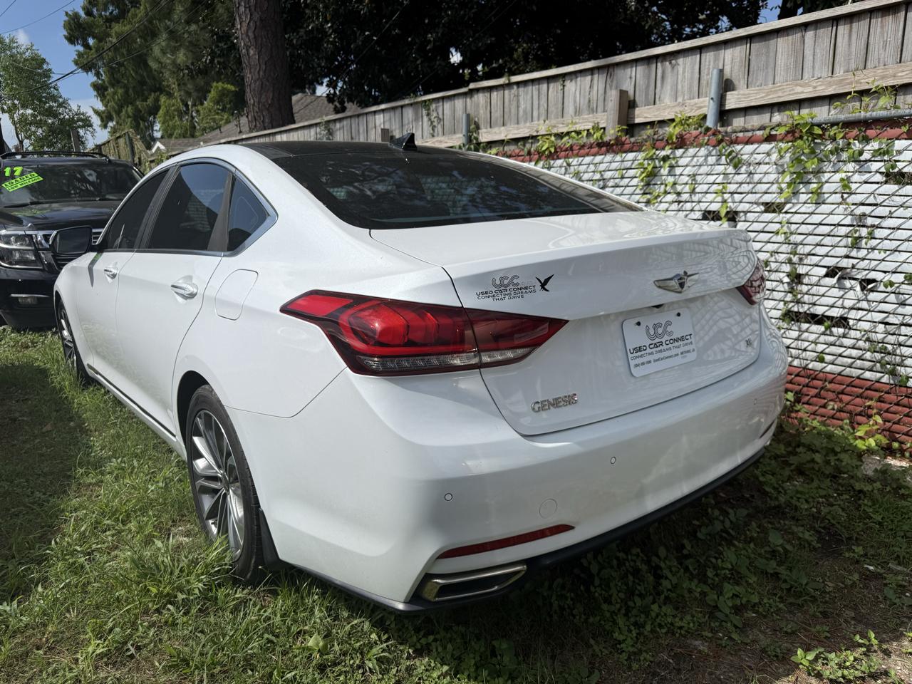 Hyundai Genesis 4dr Sdn V6 3.8L RWD 2015