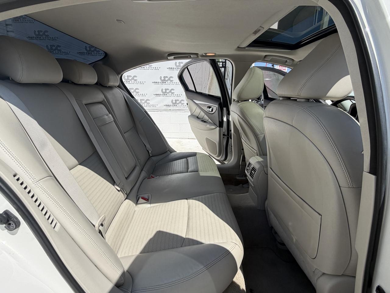 Infiniti Q50 4dr Sdn Hybrid Sport RWD 2015