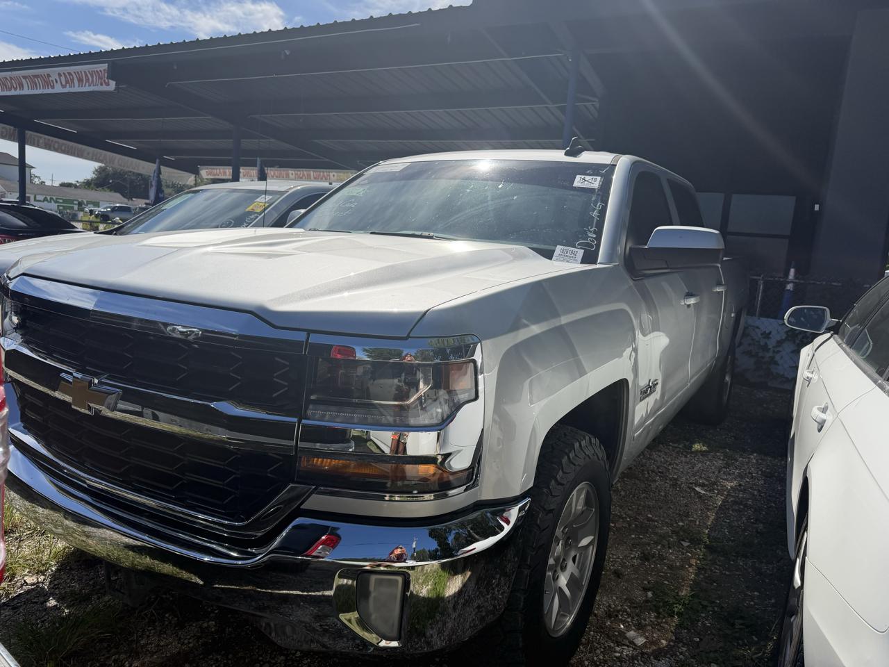 Chevrolet Silverado 1500 2WD Crew Cab 143.5" LT w/1LT 2018
