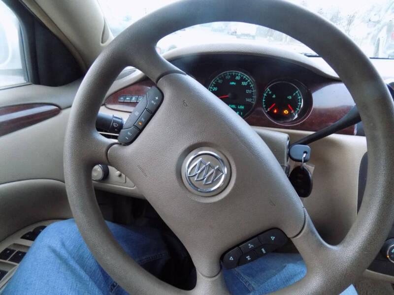 Buick Lucerne CX 2006