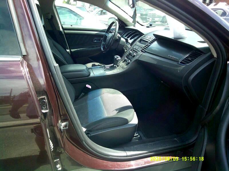 Ford Taurus SEL FWD 2010