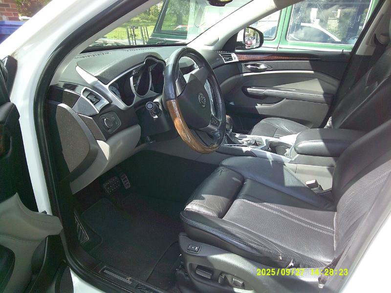 Cadillac SRX Luxury Collection 2011