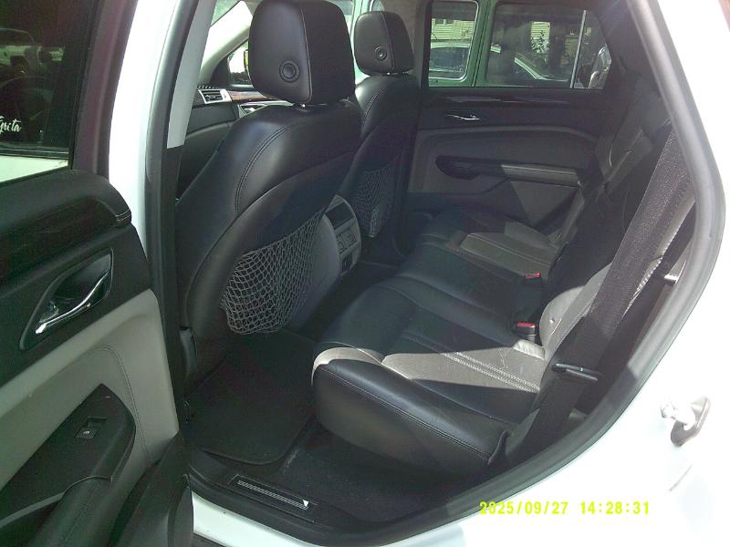 Cadillac SRX Luxury Collection 2011