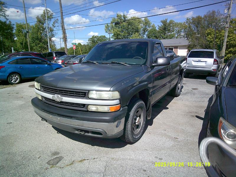 Chevrolet Silverado 1500 Short Bed 4WD 2002