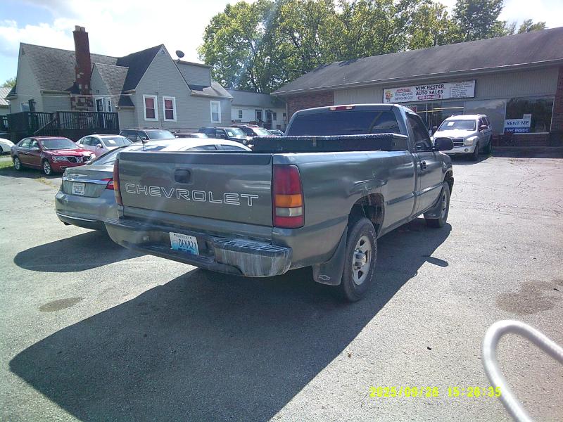 Chevrolet Silverado 1500 Short Bed 4WD 2002