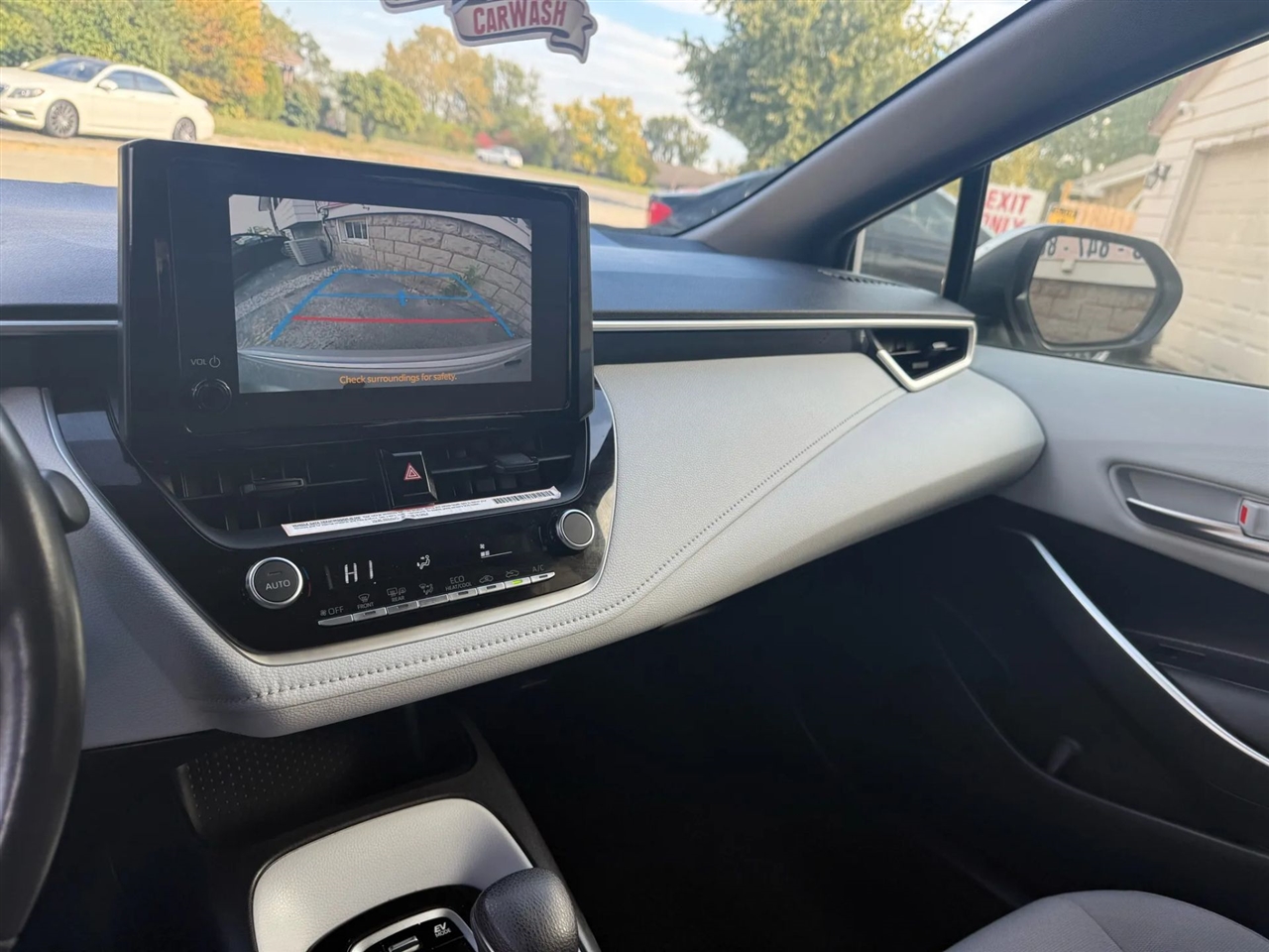 Toyota Corolla Hybrid LE 2024