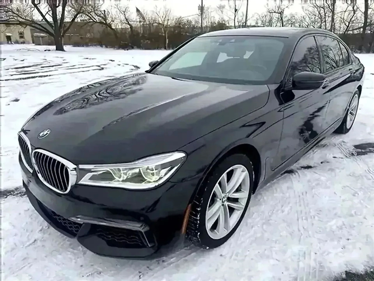 2016 BMW 7 Series 750i's photo