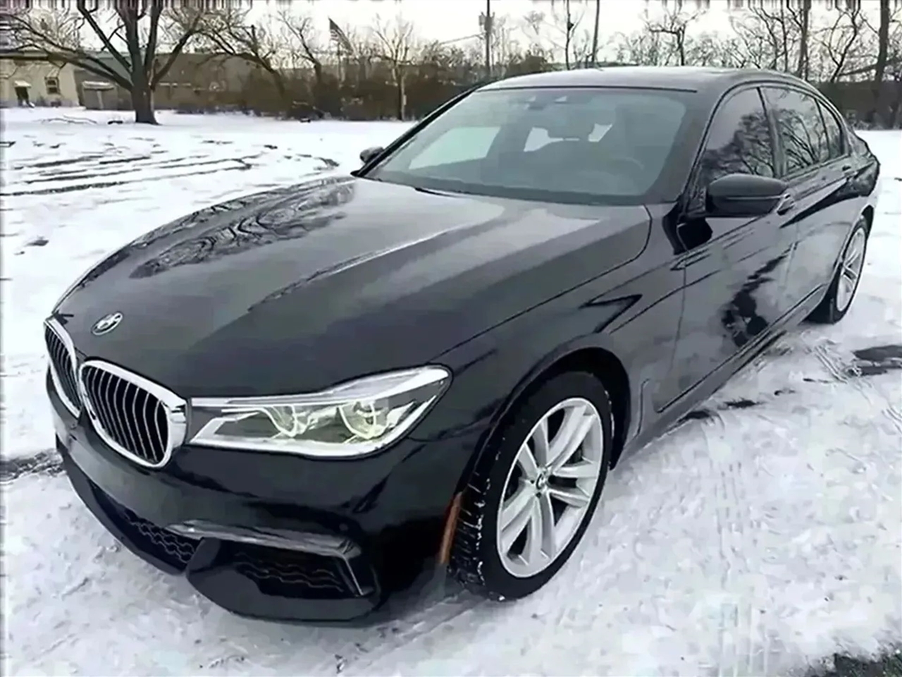 2016 BMW 7 Series 750i's photo