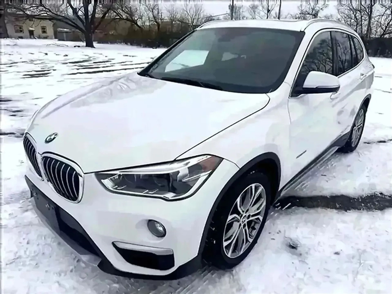 2016 BMW X1 28i's photo