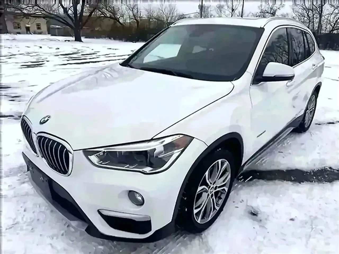 2016 BMW X1 28i's photo