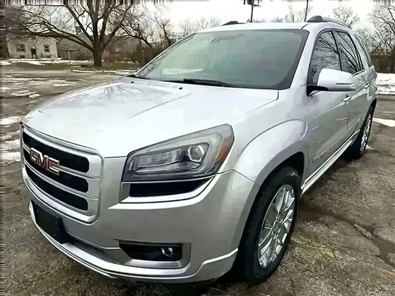 2016 GMC Acadia Denali's photo