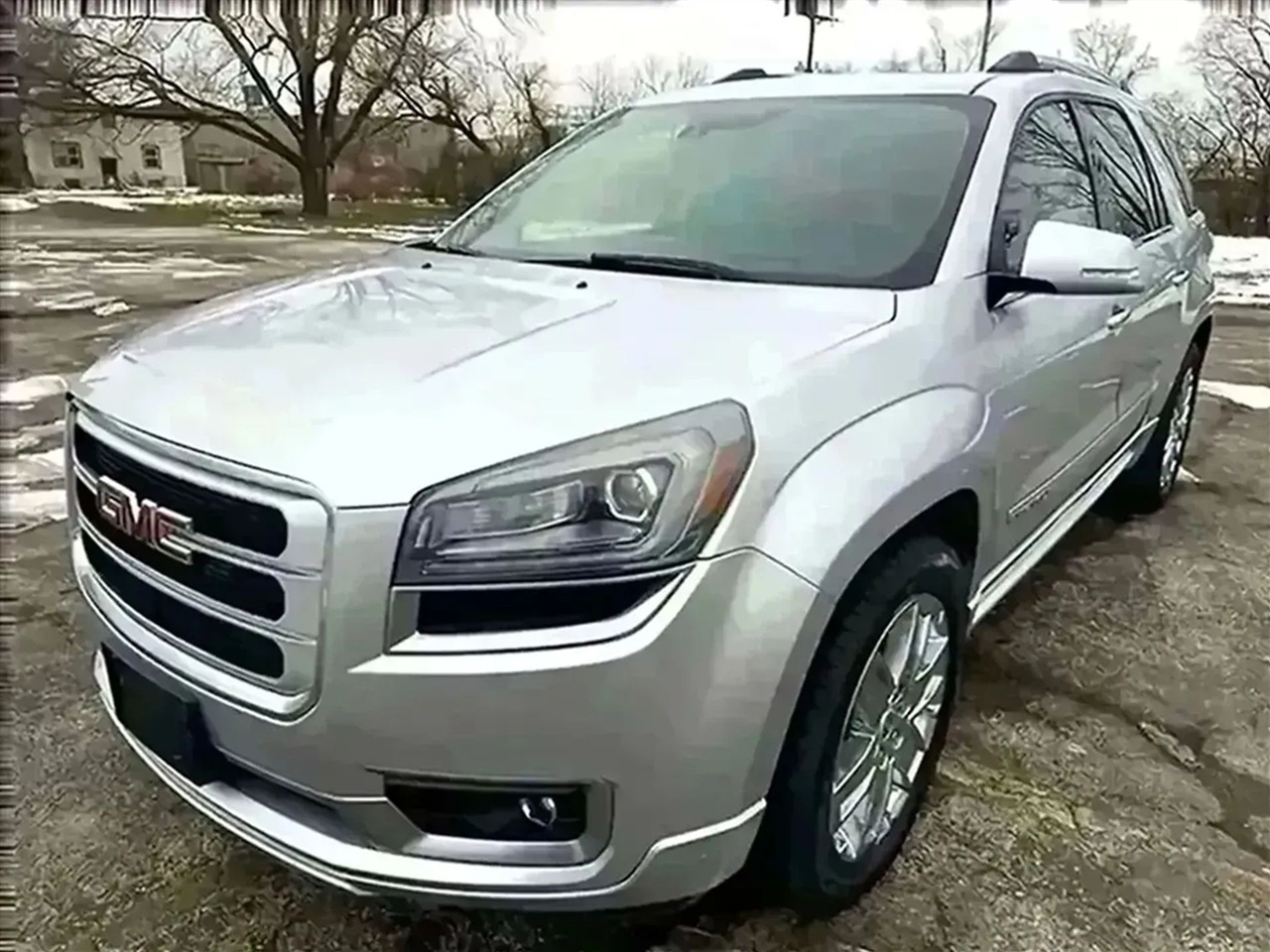 2016 GMC Acadia Denali's photo