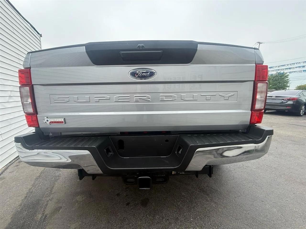 2022 Ford F-350 Super Duty XLT - Photo 14