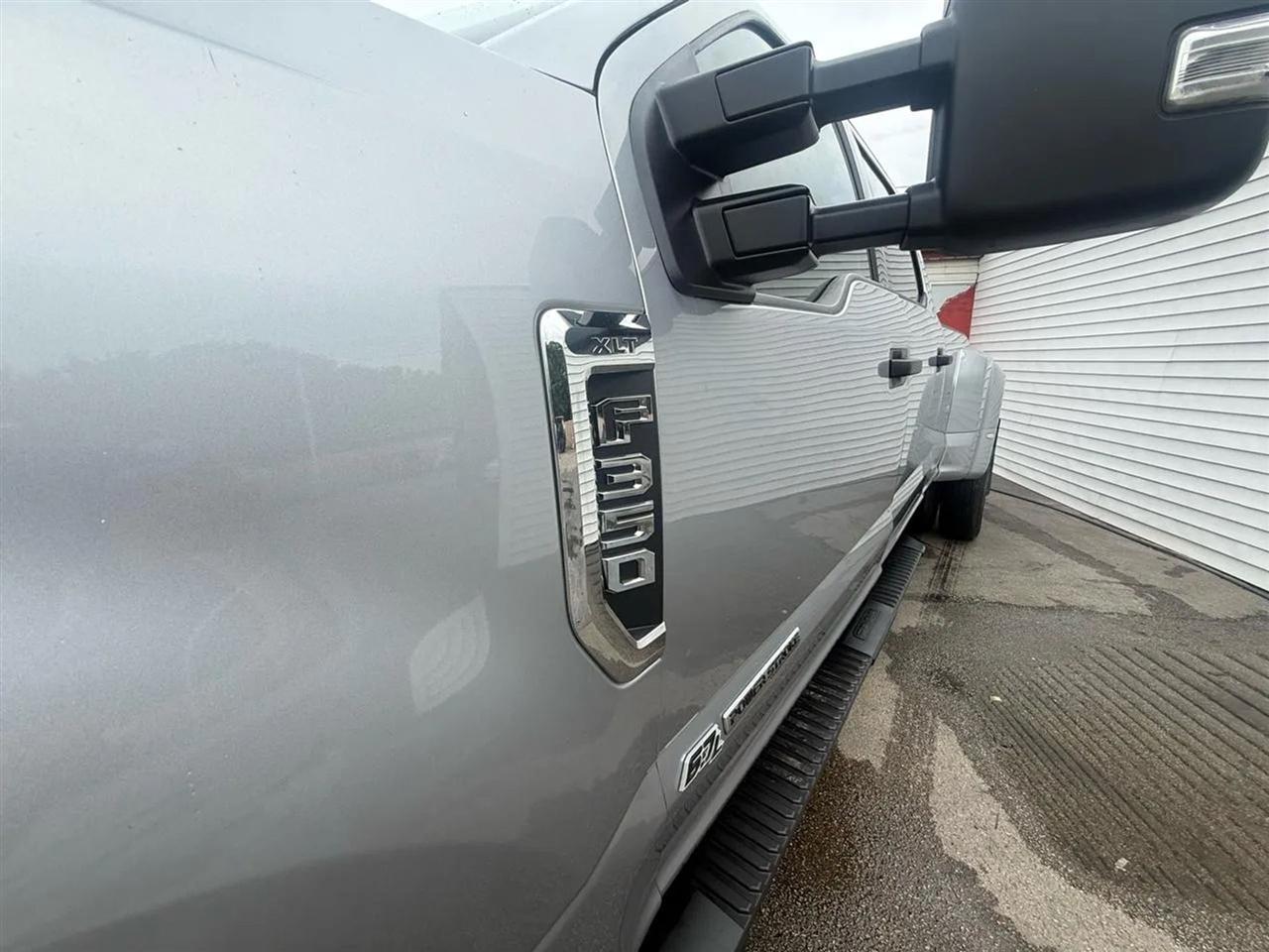 2022 Ford F-350 Super Duty XLT - Photo 23