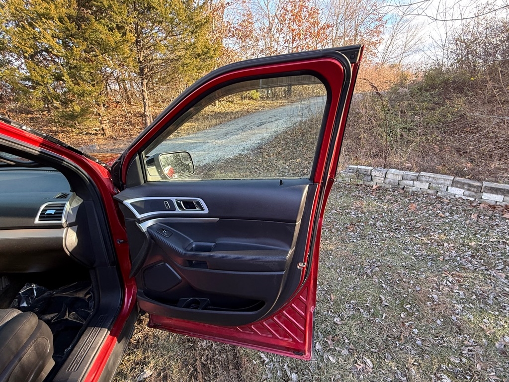 Ford Explorer XLT 4WD 2012