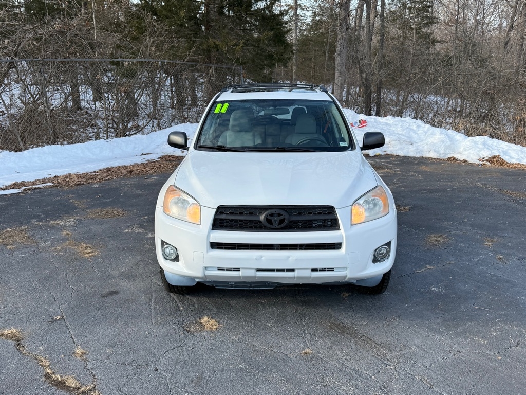 Toyota RAV4 Base I4 2WD 2011