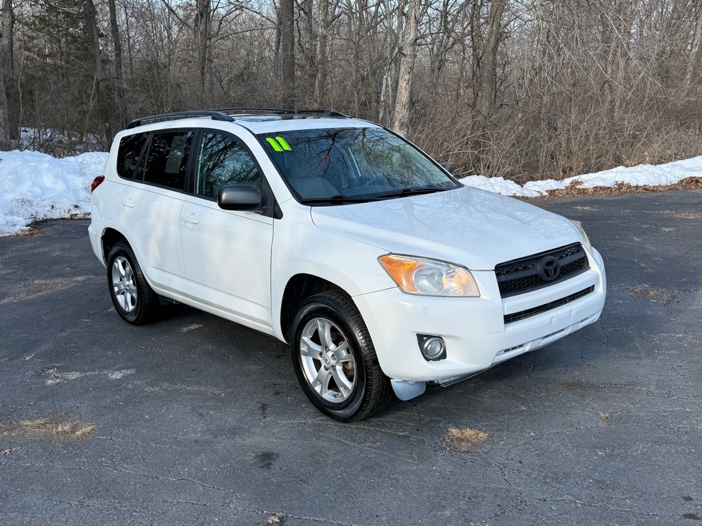 Toyota RAV4 Base I4 2WD 2011