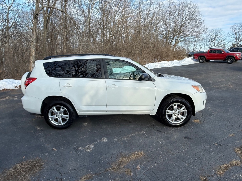 Toyota RAV4 Base I4 2WD 2011