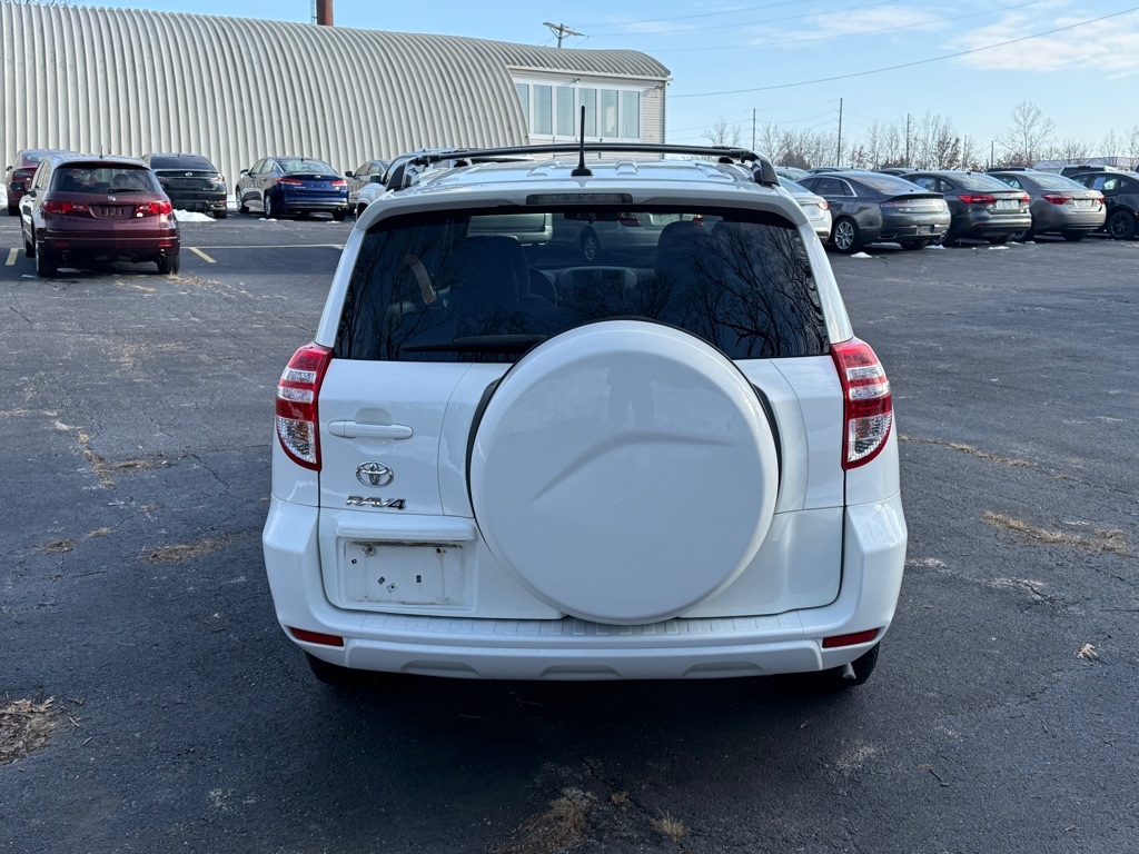 Toyota RAV4 Base I4 2WD 2011