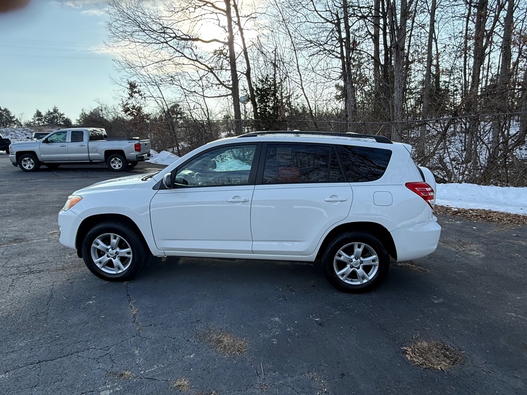 Toyota RAV4 Base I4 2WD 2011